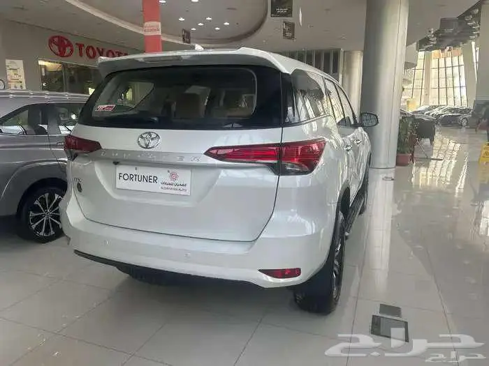 تويوتا فورتشنر GX2 2.7 بنزين - وارد عبداللطيف جميل 2025 3