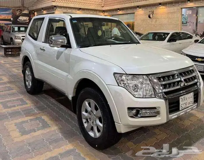 للبيع باجيرو 2020 بابين V6 3.8 سعودي 1
