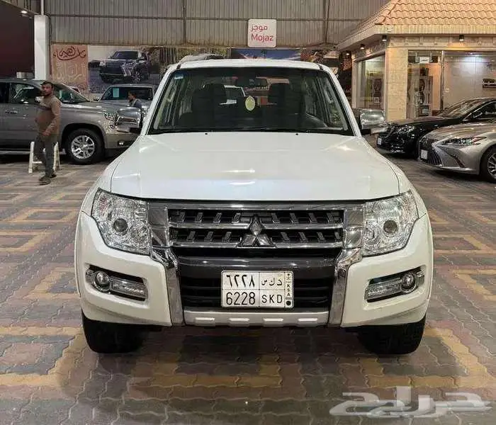 للبيع باجيرو 2020 بابين V6 3.8 سعودي 0