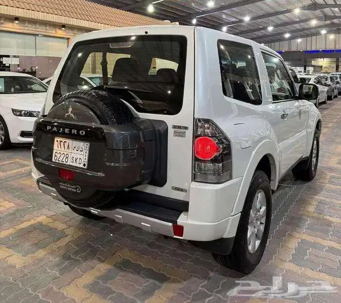 للبيع باجيرو 2020 بابين V6 3.8 سعودي 10