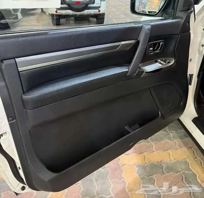 للبيع باجيرو 2020 بابين V6 3.8 سعودي 20