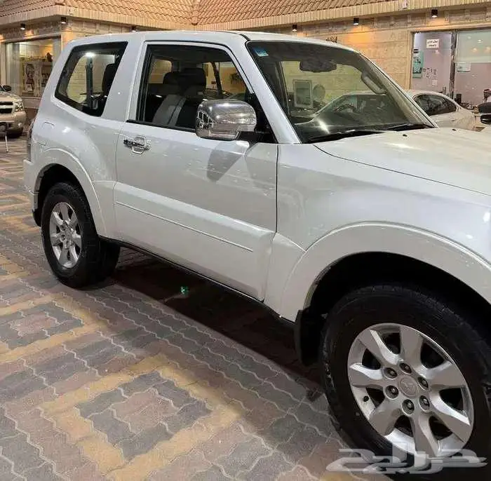 للبيع باجيرو 2020 بابين V6 3.8 سعودي 8