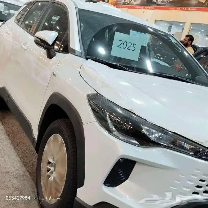 تويوتا كورلا كروس استاندر 2025 3