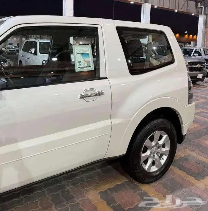 للبيع باجيرو 2020 بابين V6 3.8 سعودي 6