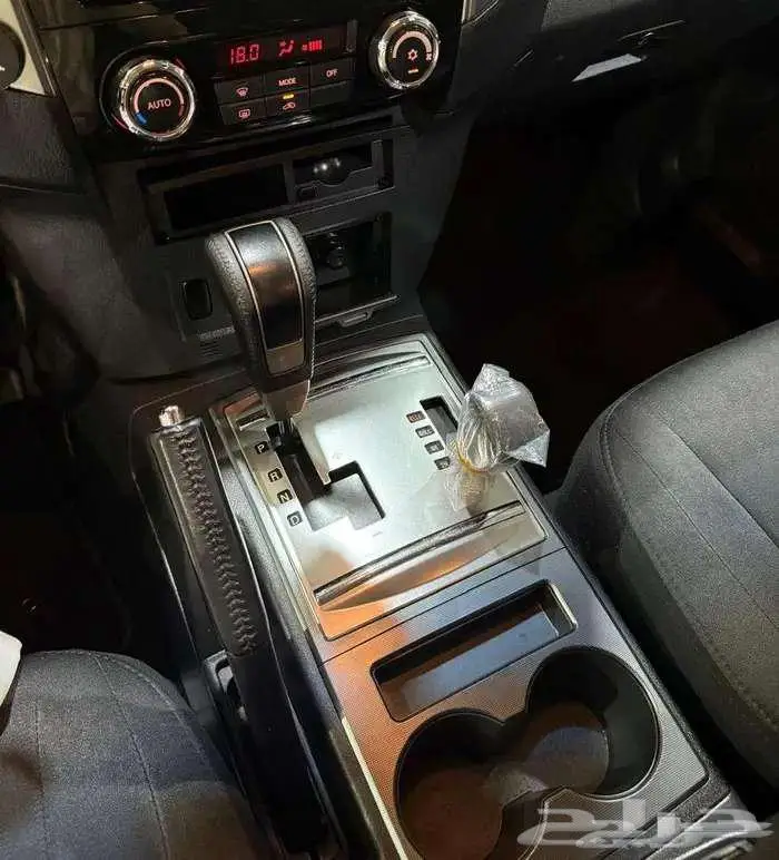 للبيع باجيرو 2020 بابين V6 3.8 سعودي 33