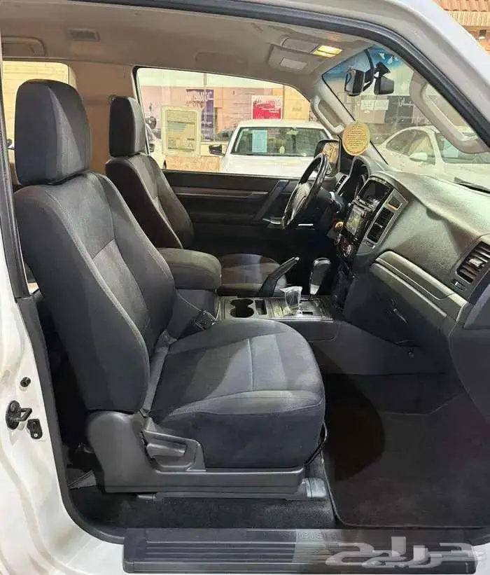 للبيع باجيرو 2020 بابين V6 3.8 سعودي 38