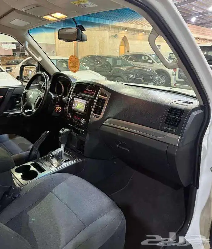 للبيع باجيرو 2020 بابين V6 3.8 سعودي 39