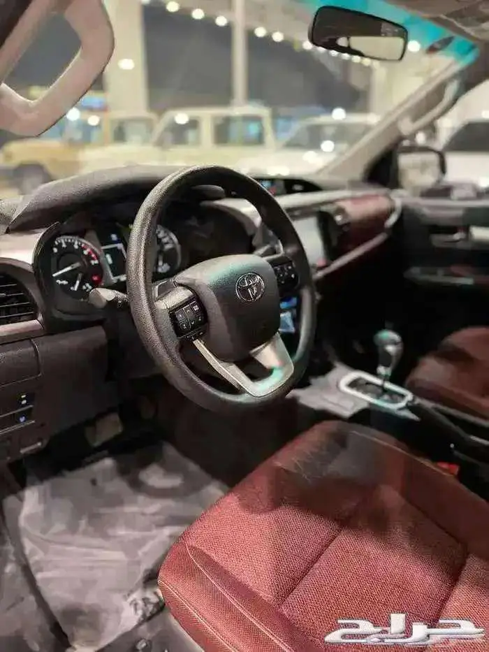 تويوتا هايلوكس موديل 2023 8