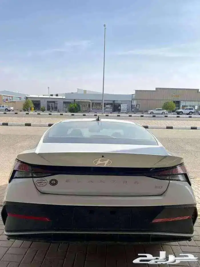 هيونداي إلنترا 2025 سمارت بلاس ابيض ( كاش وبنك ) 5