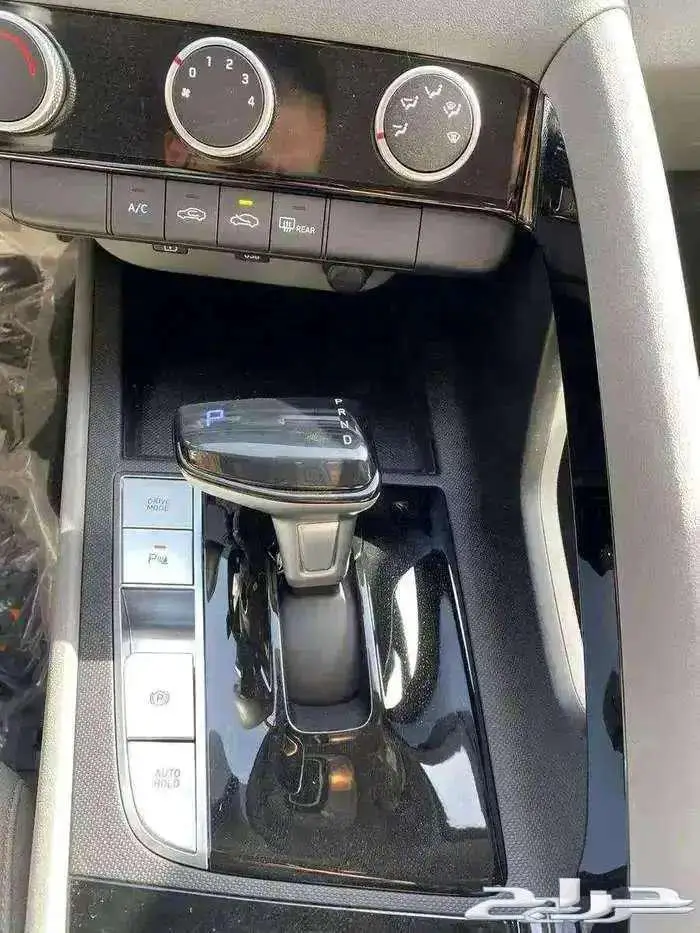 هيونداي إلنترا 2025 سمارت بلاس ابيض ( كاش وبنك ) 3