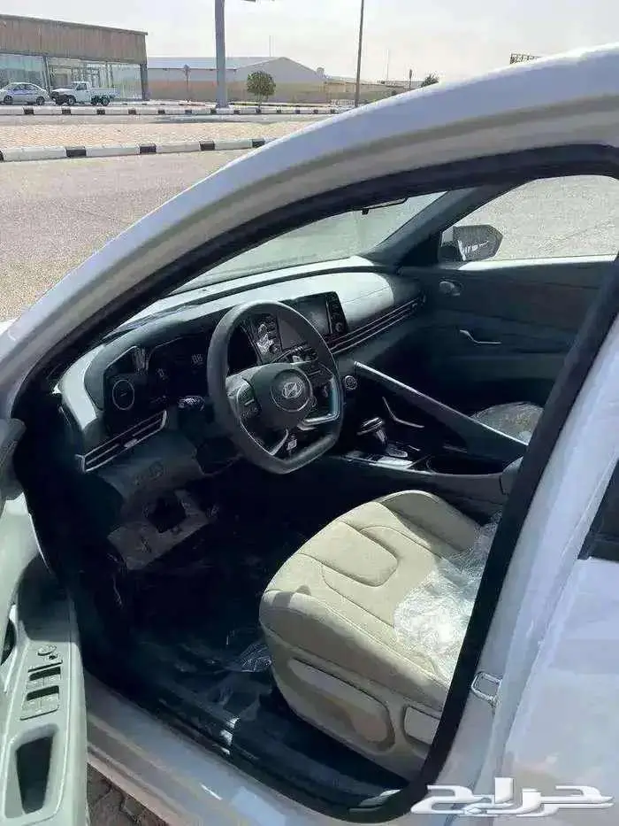 هيونداي إلنترا 2025 سمارت بلاس ابيض ( كاش وبنك ) 1