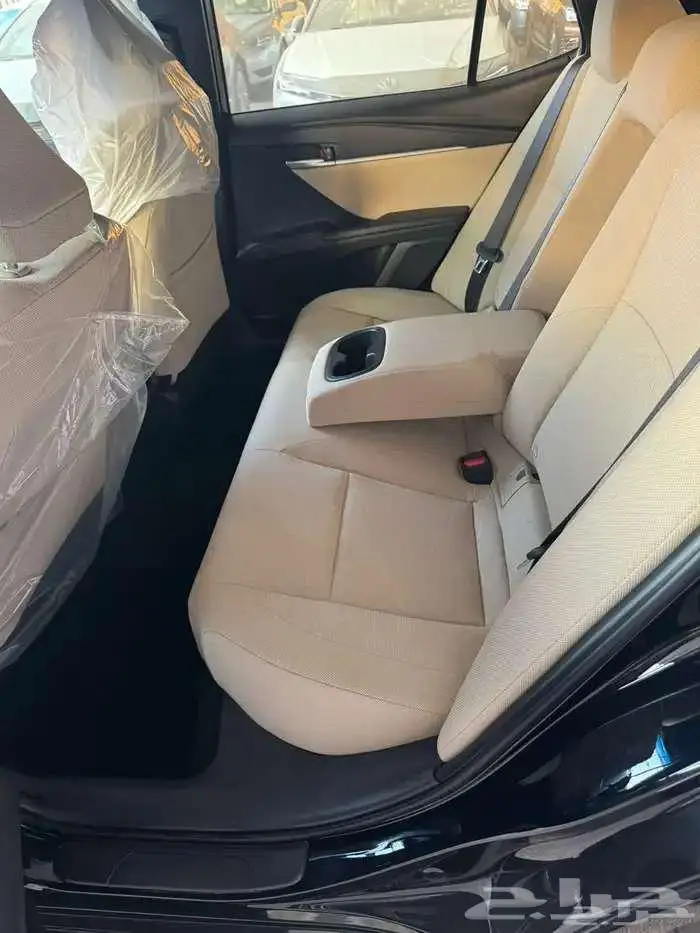 تويوتا كامري E ستاندر 2025 اسود بنزين 8