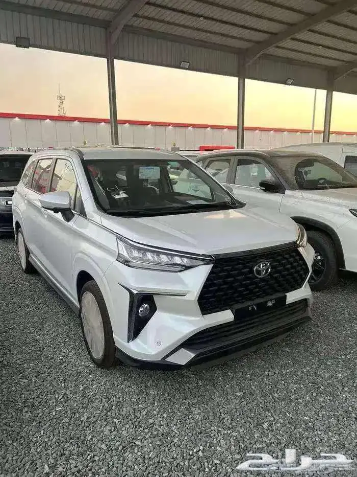 تويوتا فيلوز GLX موديل 2025 كاش واقساط 0