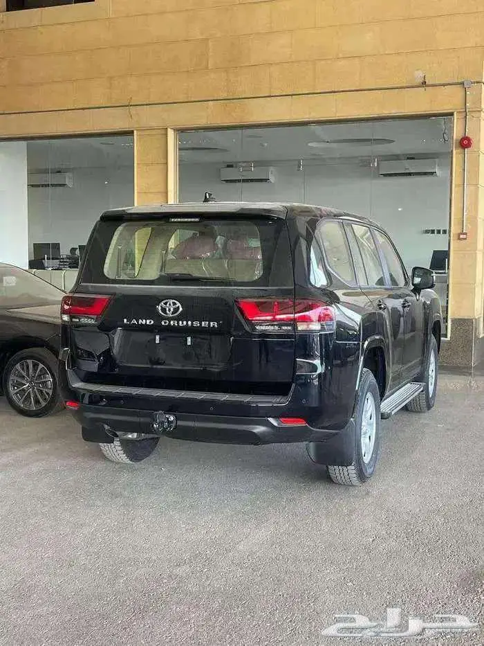 لاندكروزر GXR هدد خليجي تنفس طبيعي 2025 متوفر لدى الحسن 2