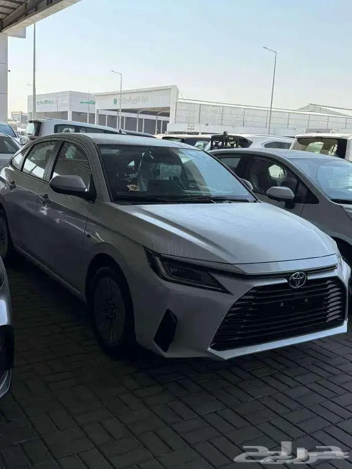 تويوتا يارس واي بلس 10