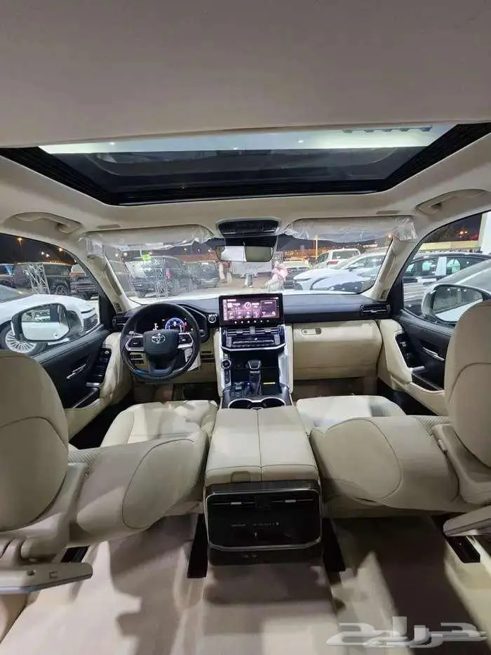 تويوتا لاندكروزر GXR4 بنزين 2025 كاش واقساط 4
