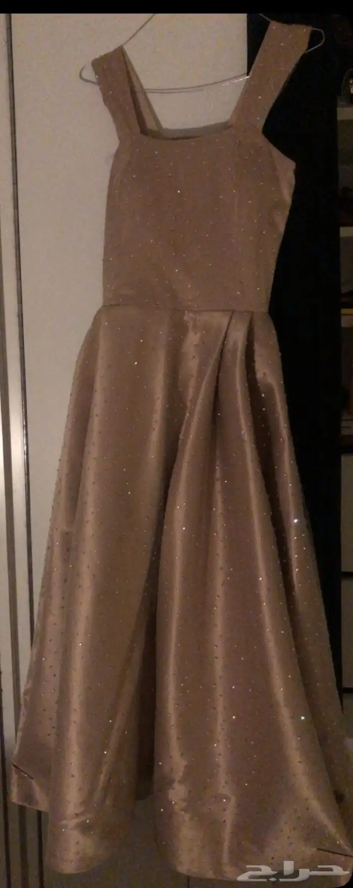 فستان لبس مره وحده مافيه عيوب   مقاس s   السعر 200 0