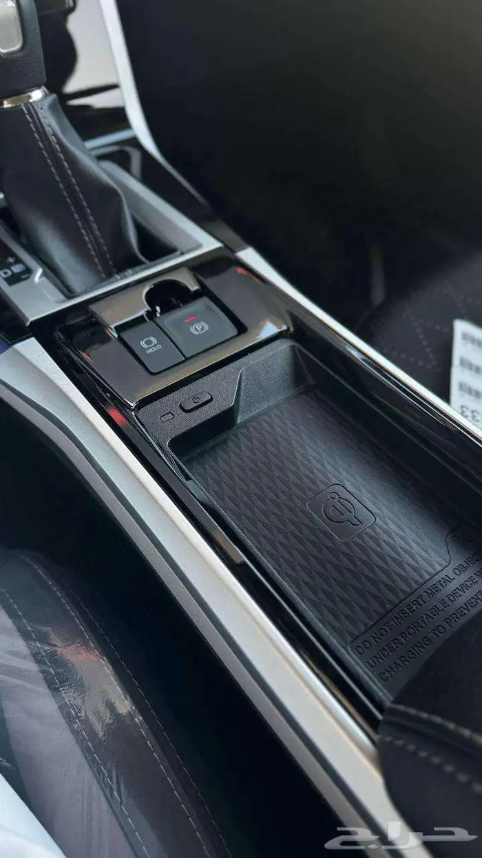 تويوتا فيلوز GLX موديل 2025 لدى الخضر للسيارات 10