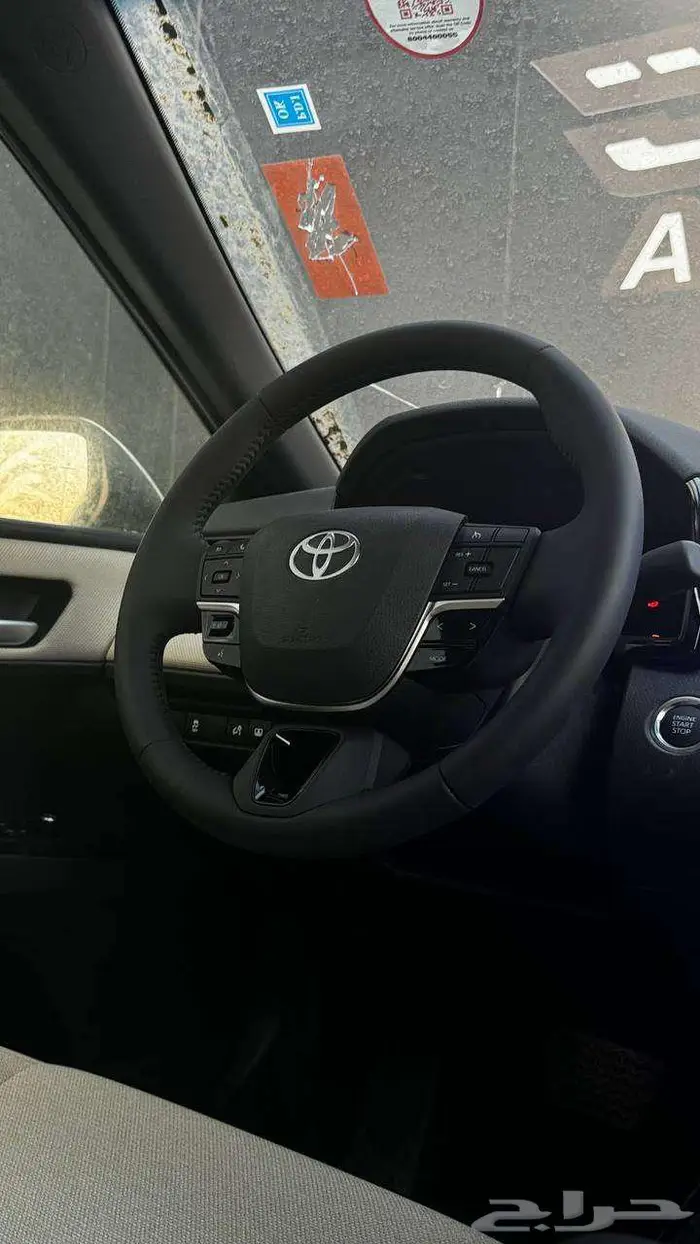 تويوتا كامري LE نص فل 2025 6