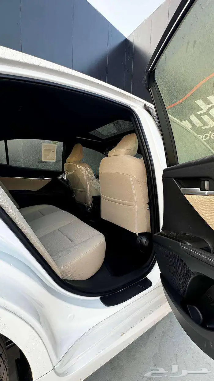 تويوتا كامري LE نص فل 2025 17