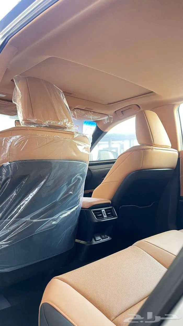لكزس ES250 -AA بريمي2025 جناح خلفي 13