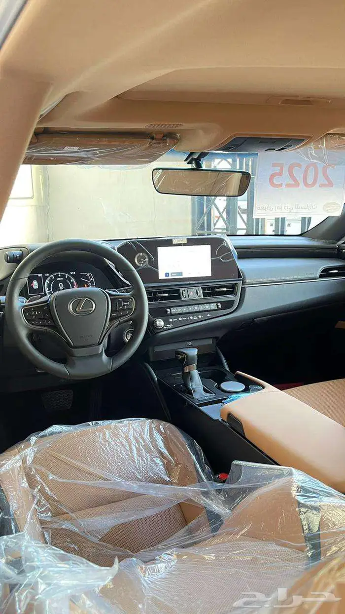 لكزس ES250 -AA بريمي2025 جناح خلفي 5