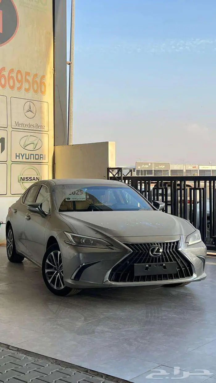 لكزس ES250 -AA بريمي2025 جناح خلفي 3