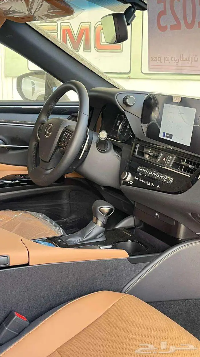 لكزس ES250 -AA بريمي2025 جناح خلفي 8