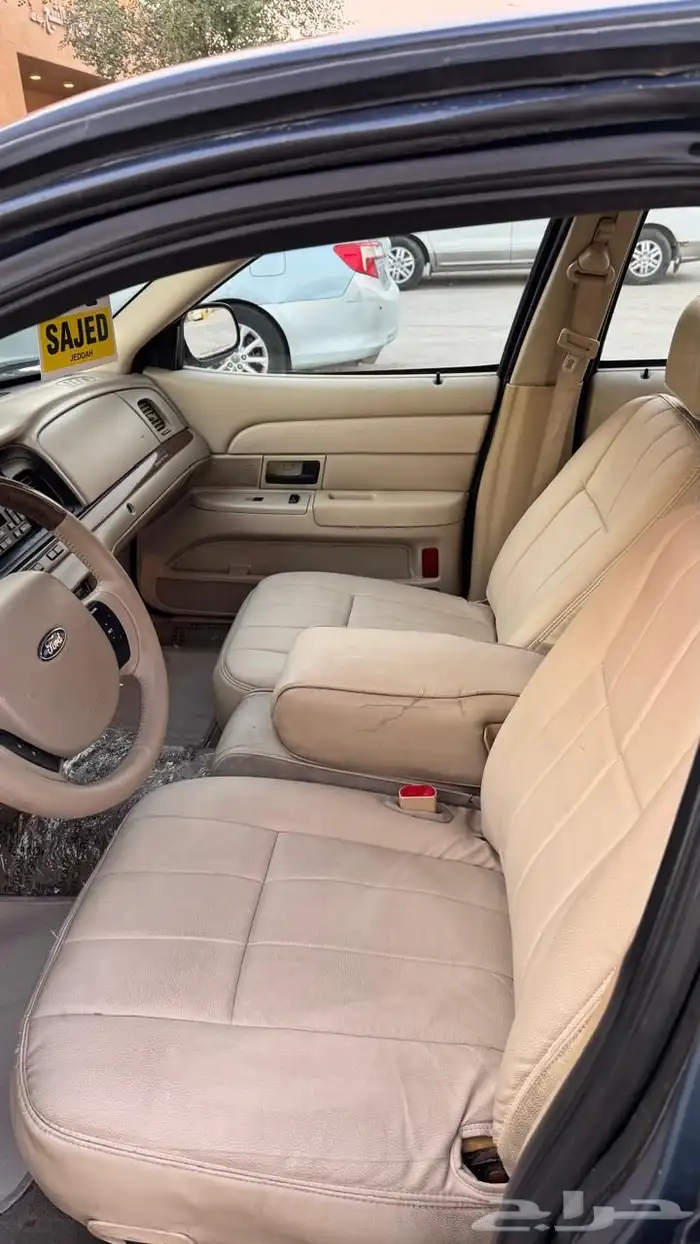 كراون فكتوريا 2010 للبيع سعودي 44