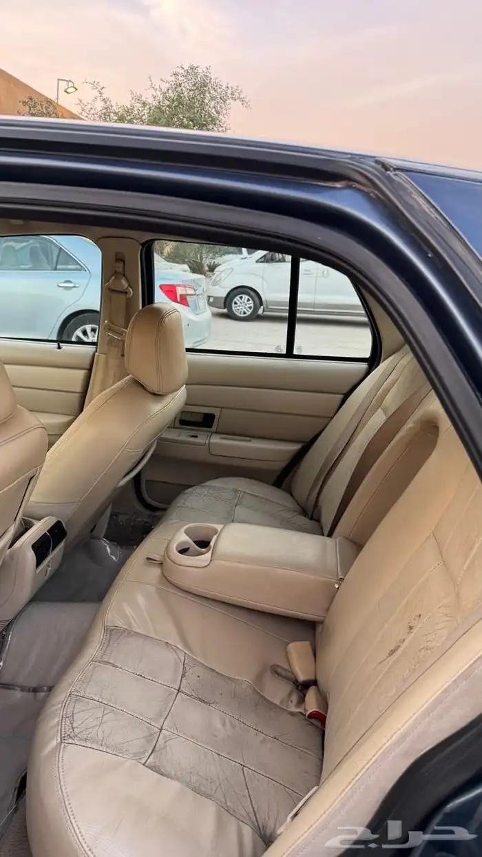 كراون فكتوريا 2010 للبيع سعودي 43