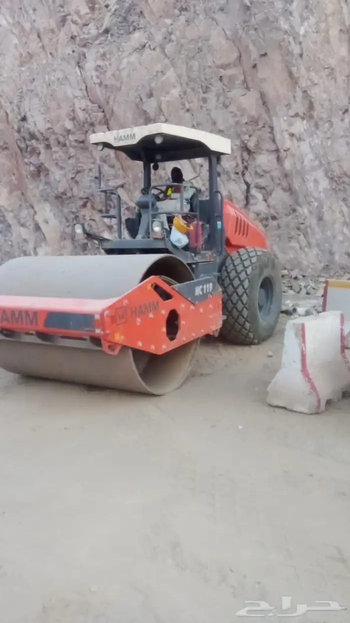 ورشة صيانة معدات ثقيلة 12