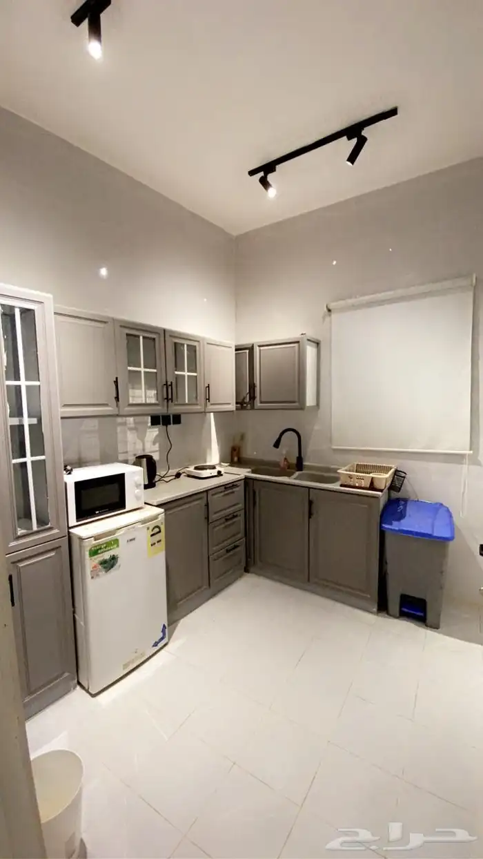 للإيجار شقة غرفتين و صالة مفروشة مودرن في أحد رفيدة 9