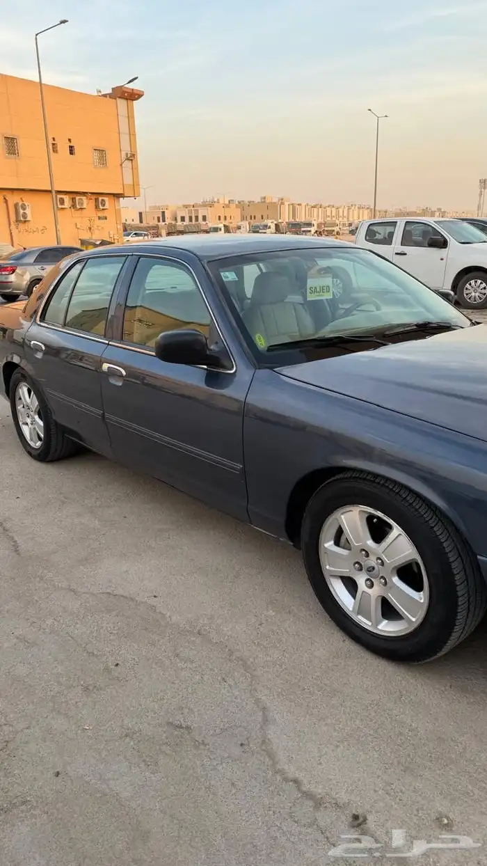 كراون فكتوريا 2010 للبيع سعودي 13