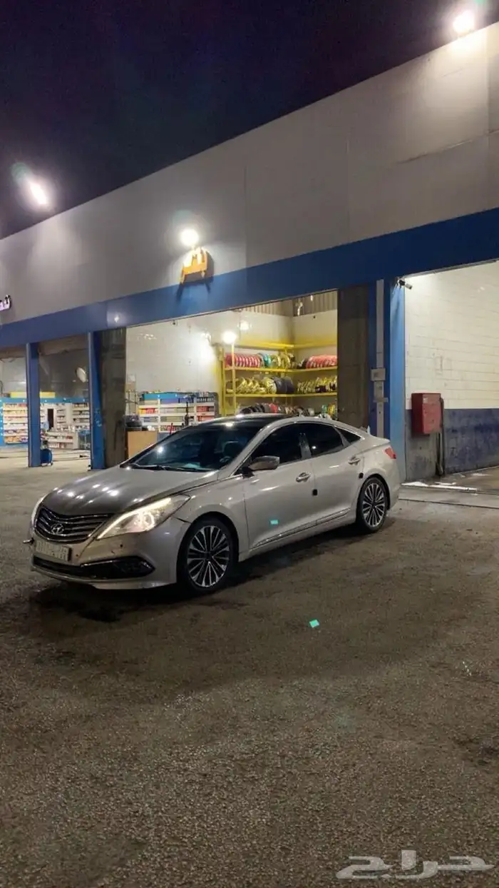 للبيع أزيرا موديل 2012 0