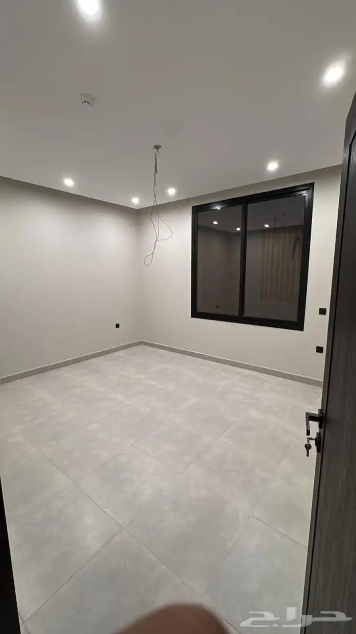 للبيع شقه حي الرمال 6
