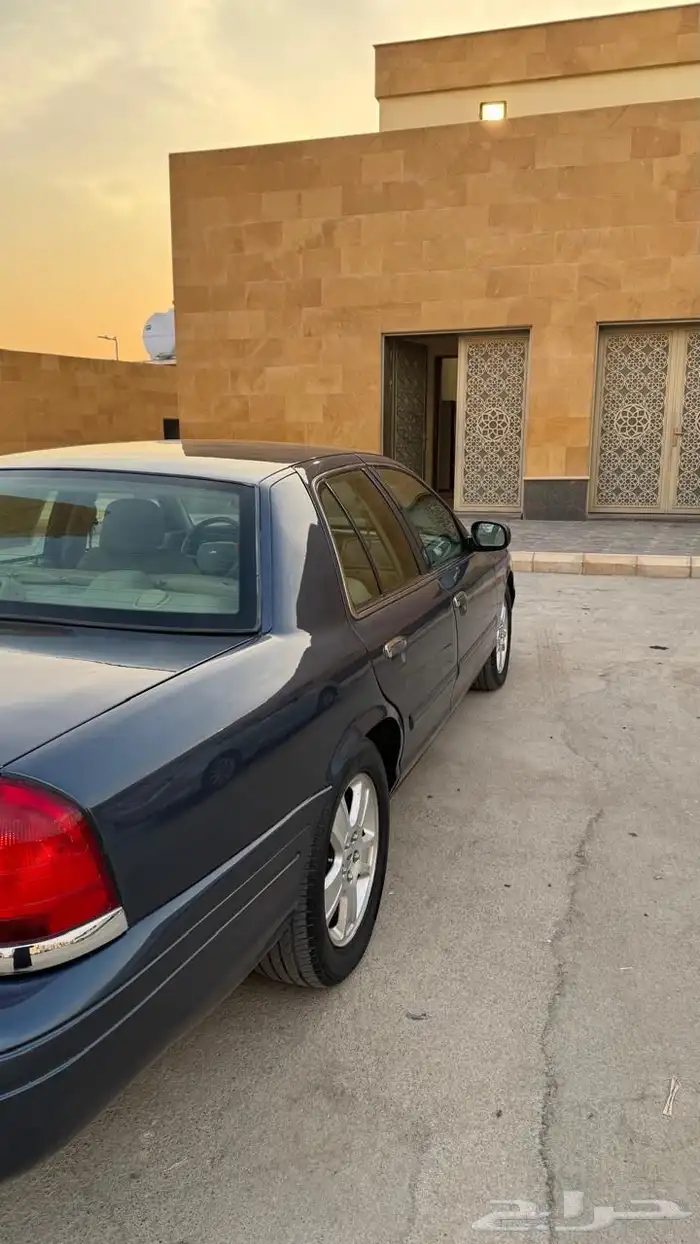 كراون فكتوريا 2010 للبيع سعودي 4