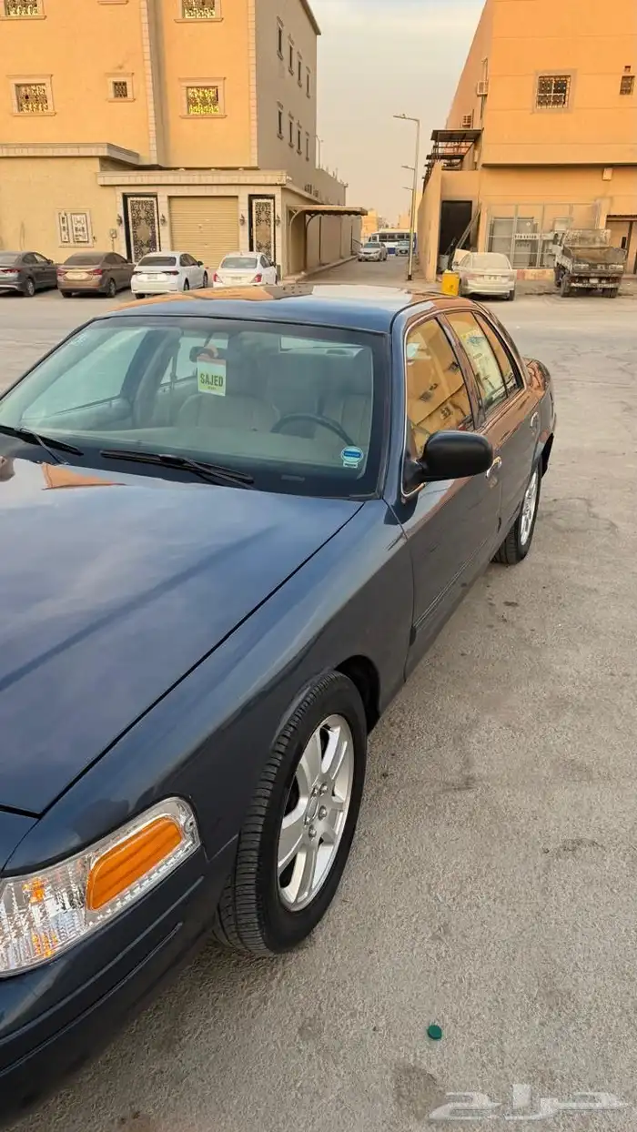 كراون فكتوريا 2010 للبيع سعودي 17