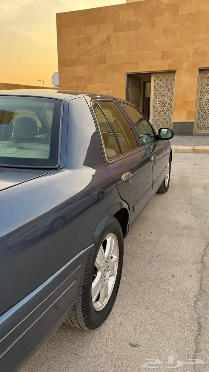كراون فكتوريا 2010 للبيع سعودي 3