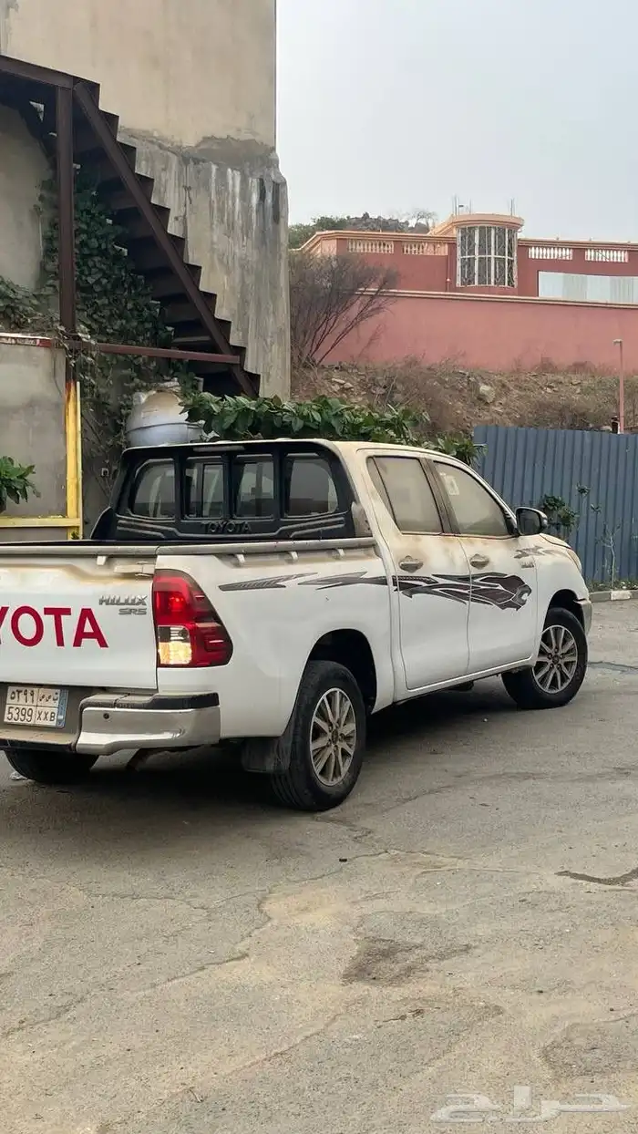 هايلوكس 2023 بحاله الوكاله ممشى 50 الف 3