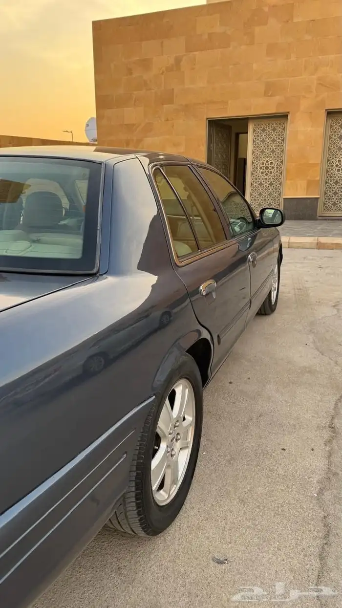 كراون فكتوريا 2010 للبيع سعودي 1