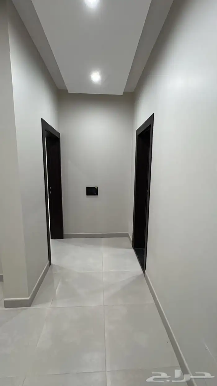 للبيع شقه حي الرمال 1