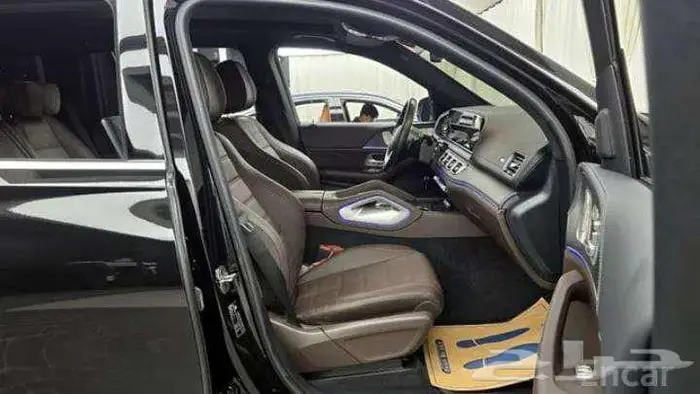 مرسيدس GLS 580 موديل 2022 3