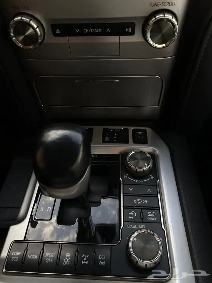 لاندكروزر 11