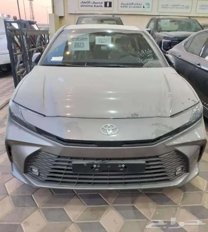 تويوتا كامري E بنزين 2025 باقل سعر عرض نهاية العام 5