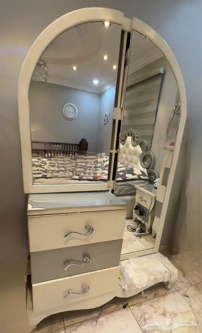 غرفة نوم لون ابيض 3