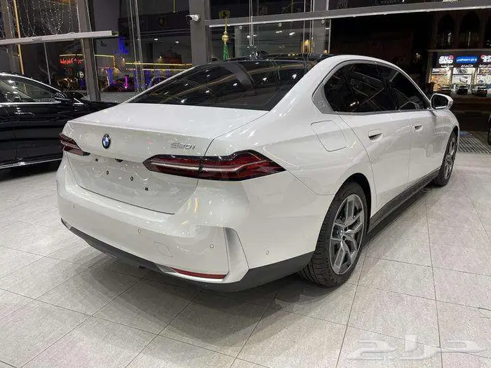 بي ام دبليو - الفئة الخامسة 520i - 2024 5