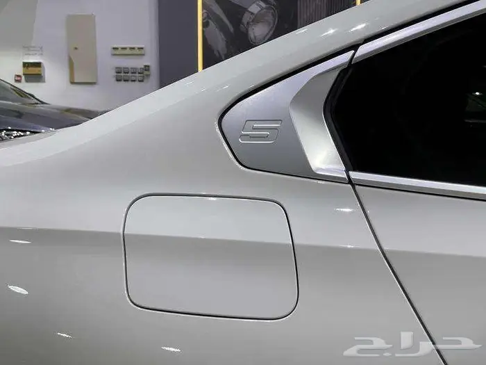 بي ام دبليو - الفئة الخامسة 520i - 2024 10