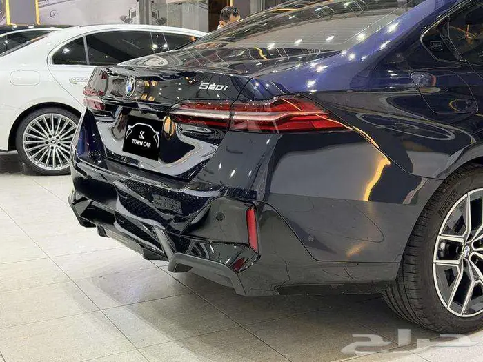 بي ام دبليو - الفئة الخامسة 520i - 2024 كت ام 10