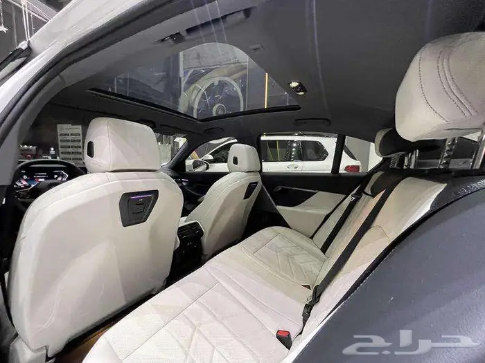 بي ام دبليو - الفئة الخامسة 520i - 2024 35