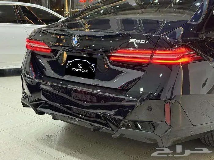 بي ام دبليو - الفئة الخامسة 520i - 2024 كت ام 25